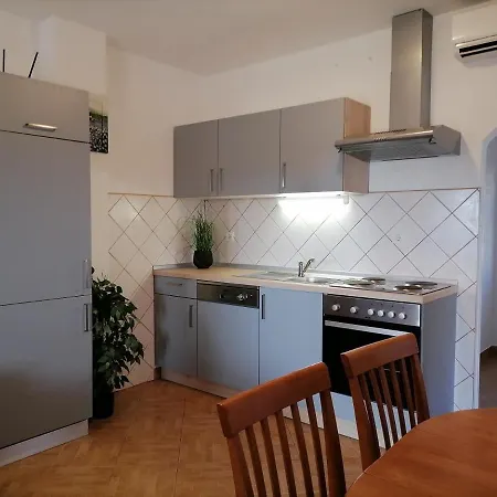 Apartment Erzen 140