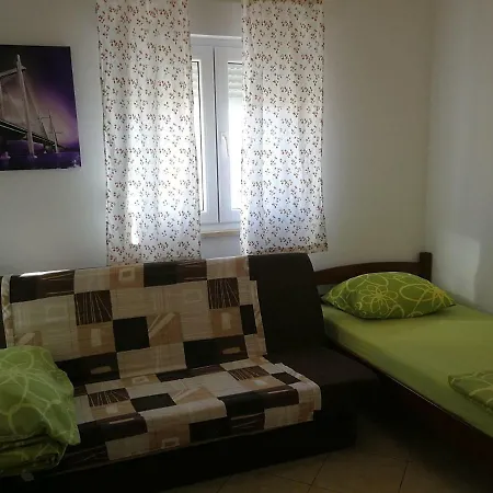 Apartment Erzen 140