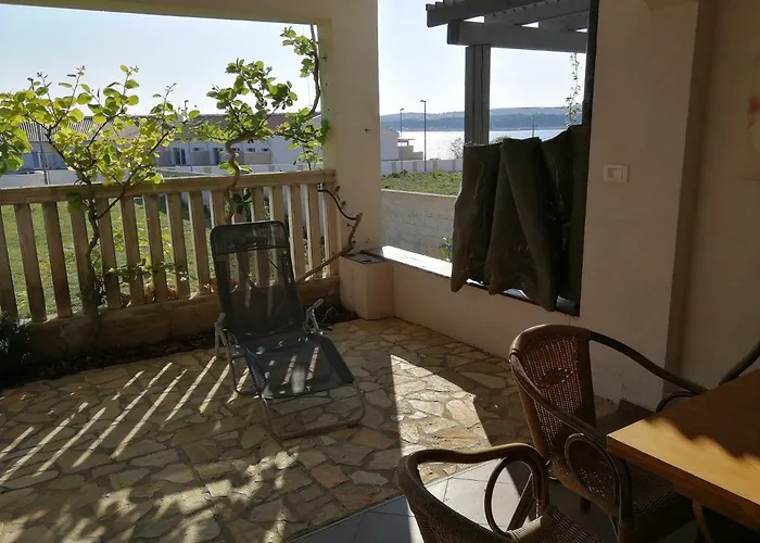 Appartement Erzen 140