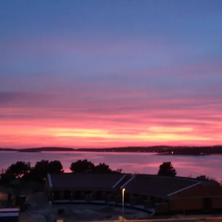 Erzen 140 Apartamento