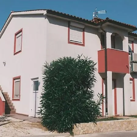 Apartamento Erzen 140