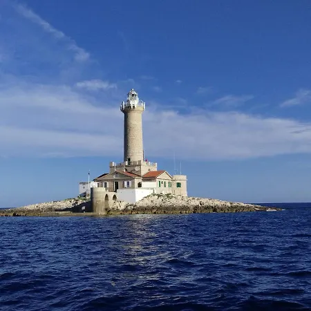 Apartamento Erzen 140 *