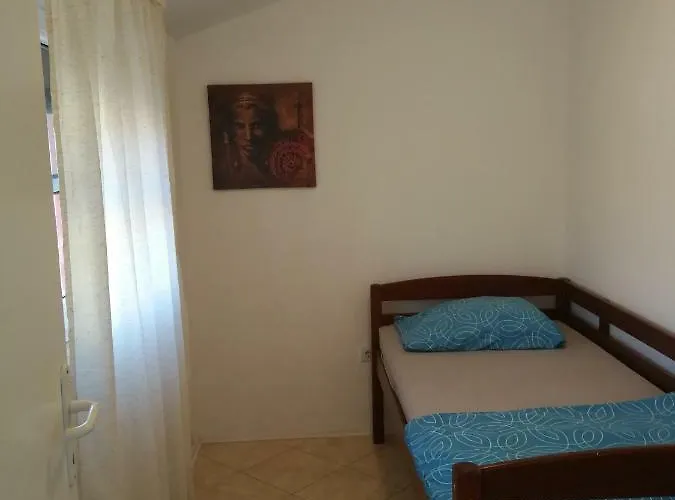 Apartament Erzen 140 *